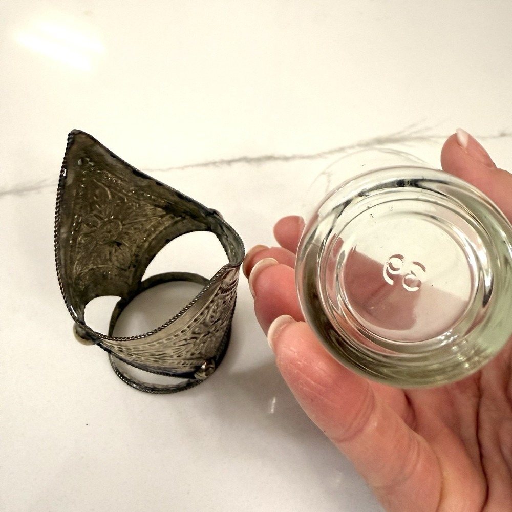 Vintage glass holder - Rare - Very Delicate Design Work - Picture 5 of 10